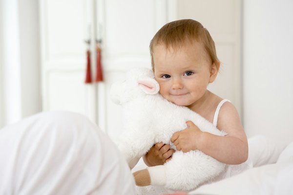 Peluches naissance, bébé et enfant : le choix parfait pour câliner