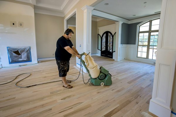 Choisir la ponceuse à parquet professionnelle idéale pour vous