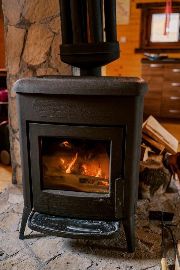 Découvrez le poêle à bois : chaleur et économie d'énergie